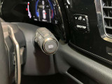 オートライト機能によりON/OFFはもちろん、ハイビーム/ロービームの切り替えもサポートします