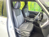 運転席シート廻りは使用感も少なく、良好な状態となっています。丁寧に使われていたことがよくわかりますね。