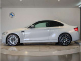 【拘りのFR】BMWが多く採用するFR車。ダイレクトでスポーティな加速感・シャープなハンドリングを実現。縦置きエンジンレイアウトにより、フラットで上質な乗り味です。