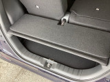 アイデア次第でいろいろな使い方ができる広くて使い勝手のいい荷室。