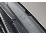 歩行者保護エアバッグはワイパー下から展開。歩行者との衝突時、硬いパーツを覆うようにエアバッグが展開。世界的に見ても歩行者の死亡事故が多い日本だからこそ、SUBARUがこだわる機能です。
