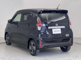 【ワイド保証】日産販売店の中古車には、無料で保証が付いています。走行距離無制限で、無料保証期間は1年間から。品質に自信があるから実現した、日産ならではの保証です。