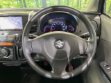 インテリアに合わせたデザインのステアリングは、運転される方のことも考え、運転しやすい形状、大きさです。是非一度、実際に触ってお確かめください。