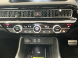 Wエアコン付きです!運転席・助手席それぞれ快適な車内でお過ごしいただけます。寒い時期には嬉しいシートヒーター付きです!