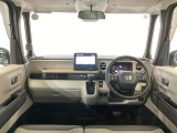 【前方視界】開放的な前方視界!運転がしやすく疲れにくいです♪窓が大きく、見通しがとっても良いおクルマですよ♪