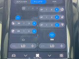 【シートベンチレーション】夏場は涼しい風でお尻や背中の熱・ムレを防ぎ、冬にはエアコンよりも早く温まってポカポカに!レザーシートにうれしい装備で、どんな季節も快適にお過ごしいただけます。