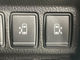 【両側パワースライドドア】スマートキーや運転席のスイッチで後席両側スライドドアの開閉が可能♪電動だから力を入れてドアを開ける必要が無く、小さなお子様でも簡単に開け閉めでき快適です♪