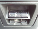 見栄えよくすっきりと収まるETC車載器です。高速道路の料金所をスムーズに通過でき、快適なドライブをサポートします。納車されたその日からすぐに遠出やロングドライブを楽しめます。