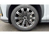 【タイヤ・ホイール】フロント235/50R19 リア255/45R19