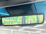 【デジタルインナーミラー】後席の大きな荷物や同乗者で後方が確認しづらい時でも安心!カメラが撮影した車両後方の映像をルームミラー内に表示。クリアな視界で状況の確認が可能です!