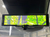 【インテリジェントルームミラー】後席の大きな荷物や同乗者で後方が確認しづらい時でも安心!カメラが撮影した車両後方の映像をルームミラー内に表示。クリアな視界で状況の確認が可能です!