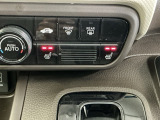 運転席/助手席シートヒーターで寒い日もすぐに温かくなり快適に過ごせます。2段階の温度調整が可能です