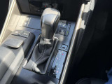【フロアCVT】無段階変速機能でスムーズな走行をお楽しみいただけます♪エンジンパワーを無駄なく車輪に伝えるから低燃費にも貢献!