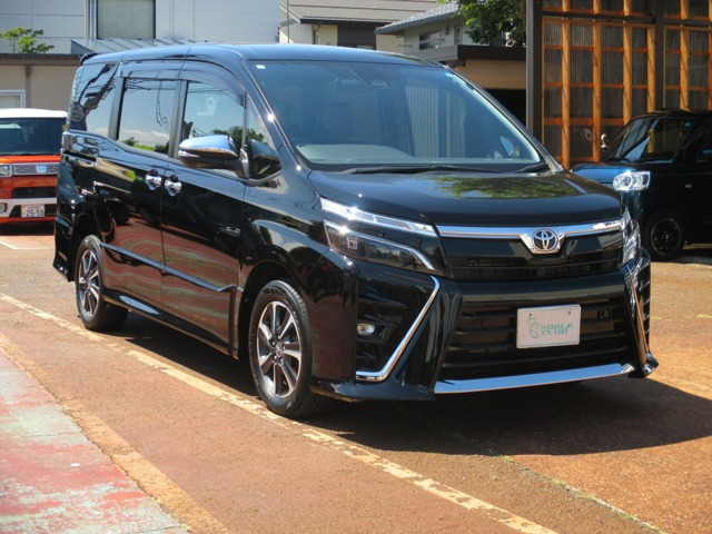 ヴォクシー 2.0 ZS 煌III 4WD