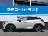 CX-3 は、全長4275mm、全幅1765mm、全高1550mm。一般的な立体駐車場に入庫可能なサイズで、駐車場探しにも困りません。ただし、少ないですが高さ制限がある場所がございます、にご注意ください。