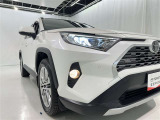 フォグランプ装着車です。暗い夜道の車両前方を明るく照らします