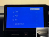 Bluetooth対応、CD/DVD再生機能付き。お好きな音楽を聴きながらのドライブは楽しいですよね〜♪