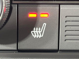 【シートヒーター】寒い日に重宝するシートヒーター!エアコンより早く温まってくれるので寒がりの人も安心ですね♪エアコンの温風は乾燥するから苦手、という方にもをおすすめです。