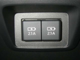 【充電用USB端子】デバイスの充電に便利です。※実際の接続端子は写真で確認or店舗までご気軽にお問合せください♪