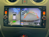 空から見たような映像で駐車ができるアラウンドビューモニター。ひと目でわかるセンサーに前後の衝突被害軽減ブレーキ付き。