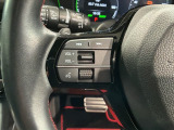 ステアリングにオーディオ操作スイッチが付いています。オーディオ画面に直接タッチしなくても操作が出来ますので、運転に集中できます。