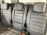 ●レザーシート● 見た目の高級感とともに、適度にホールドされるシートは運転時の疲労軽減の効果があります。メンテナンスがご心配の方はインテリアコーティングによって購入時のクオリティを維持いたします。