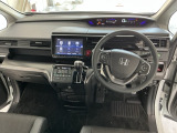 【前方視界】開放的な前方視界!運転がしやすく疲れにくいです♪窓が大きく、見通しがとっても良いおクルマですよ♪