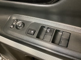パワーウインドウは運転席でドア4枚とも上下の操作ができるようになっています。子供さんが勝手に操作できないようにロックすることも可能です。