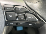 【プリクラッシュセーフティ】前方の車両等を検知し、衝突しそうな時は警報で注意を促し、ブレーキを踏む力をサポート。ブレーキを踏めなかった場合は衝突被害軽減ブレーキが作動、衝突回避をサポートします。