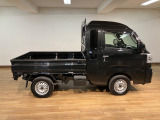 ハイゼットトラックジャンボエクストラが入庫しました!CVT車です!9インチディスプレイオーディオ、バックカメラ、電動格納ミラー、パワーウィンドー、LEDヘッドライト・フォグランプなど装備の1台です!!