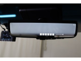 車両後方カメラの映像をインナーミラー内のディスプレイに表示します!
