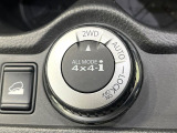 【オールモード4&times;4】2WD/4WDモードを手軽に切り替え可能。燃費重視の2WD、スタック時に役立つLOCK、AUTOモードでは4WDの配分を自動で調整し、路面状況を問わず安定した走りをサポート。