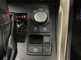 ☆静粛性に優れた快適空間と静かな走りを実現。さらにEVモードではモーターのみでの走行でエンジン音や振動を感じさせない走りが楽しめます☆