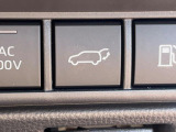 【パワーバックドア】スマートキーや運転席のボタンを押すだけでリアゲートが自動で開閉します!荷物を持っている時や、高い位置にあるバックドアを閉める際に便利な機能です♪