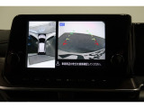 ★マルチビューカメラシステム★ギヤをRに入れるとナビの画面には上空から見下ろし感覚の映像がドライバーをアシスト★