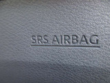 運転席側にSRS二-エアバックシステムを採用 万一の際の安全性を高めました