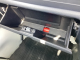 グローブボックスです!車検証入れなどを入れておけます!