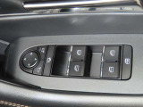 運転席のパワーウインドースイッチ部です。よく触れる場所だからこそ、使用状態があらわれますよね。ぜひこうした所もチェックしてください。