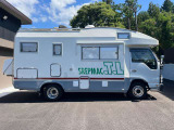 エルフカスタムベース車。UVカットガラスやヒーテッドリモコンミラー、電動格納式など装備です!キャブ部分内装もフルトリムです!
