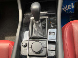 スポーツモードを使用して、高回転まで使うキビキビとした走行を楽しめます。