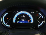 とっても見やすいメーターです。夜間時はラグジュアリーな気分にさせてくれる照明が魅力ですので、夜のドライブも楽しみになりますよ♪