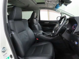 長時間の運転でも疲れにくいシートです。