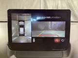 360度モニターは、4つのカメラによる前後左右・俯瞰映像でドライバーからは見えない領域の危険認知をサポート!全周囲の死角を減らし、狭い駐車場や幅寄せ、T字路の進入などの運転の安心感を高めますッ!