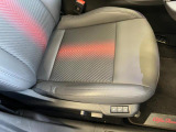 電動シート、マッサージ付き。運転席のみ