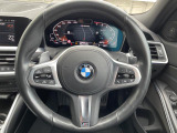 BMWのお車は、走行の安定性とコーナリングの良さを追求し、思い通りにハンドルの操作可能です。試乗車もご用意しておりますので、ぜひ&ldquo;駆け抜ける歓びをご体感ください!