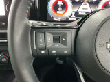 【ステアリングスイッチ】運転中に前方から目線をそらすことなくオーディオ等の操作が可能な便利機能!安心&快適なドライブを演出してくれます。