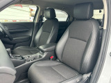 適度なホールド感のあるフロントシートは疲れにくく長時間の運転でもしっかりサポートします。