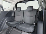 便利な5:5分割可倒式シートです。収納と乗車人数のバランスに優れています♪荷物の大きさに応じたラゲージスペースをフレキシブルに作り出せるので、シーンに応じた使い方ができます♪