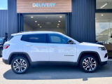 台形ホイールアーチはJeep伝統のデザインです。採用している理由は諸説ありますが、オフロードを走行する際にタイヤとボディが干渉しあわないよう配慮した作りにするためとなります。