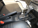 【シフトレバー】運転が簡単なCVTを採用。クラッチ操作が不要で長時間の運転でも疲れにくいです。